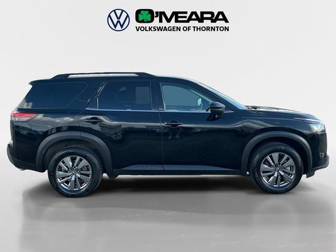Used 2025 Nissan Pathfinder SV AWD/4WD image 6