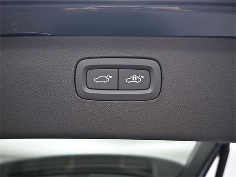 New 2026 Volvo XC90 B6 Plus w/ Protection Package Premier image 33