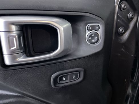 Used 2019 Jeep Wrangler Unlimited Sport S AWD/4WD image 11