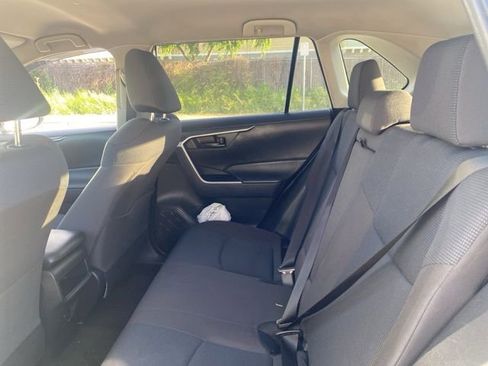 Used 2020 Toyota RAV4 LE w/ Carpet Mat Package image 9