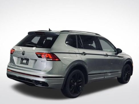 Used 2022 Volkswagen Tiguan SE R-Line image 6