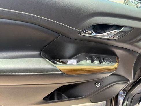 Used 2019 GMC Acadia SLE w/ LPO, Floor Liner Package FWD image 17