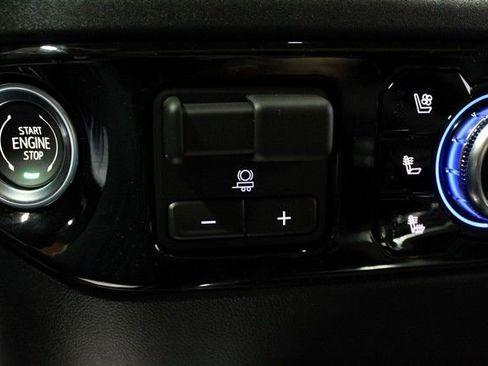 New 2026 GMC Sierra 2500 SLT AWD/4WD image 28