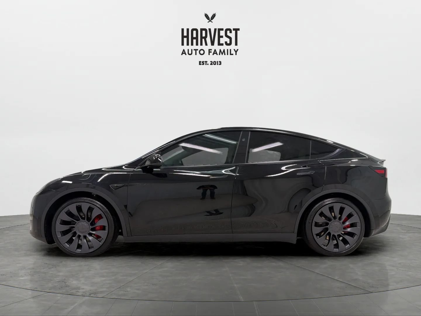 Used 2025 Tesla Model Y Performance AWD/4WD image 2