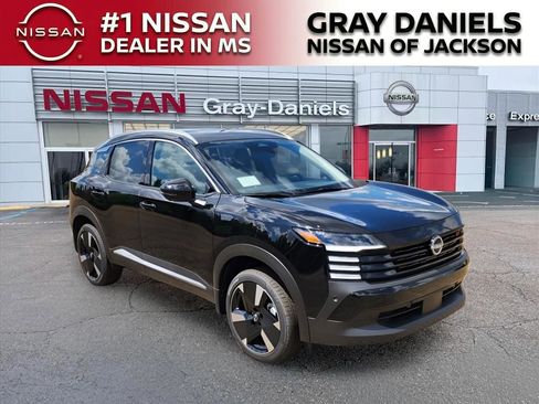 New 2025 Nissan Kicks SR image 1