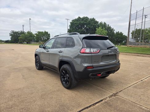 Used 2019 Jeep Cherokee Trailhawk w/ Cold Weather Group AWD/4WD image 6
