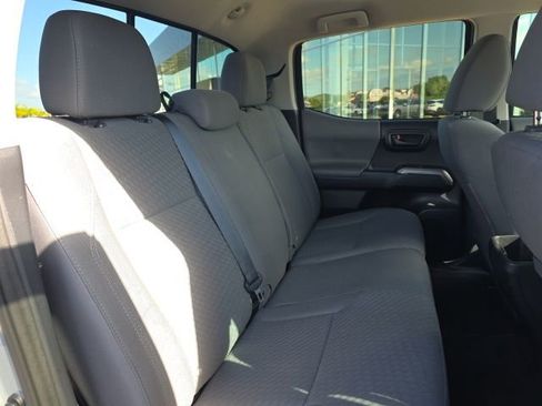 Used 2020 Toyota Tacoma SR5 RWD image 10