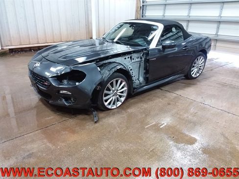 Used 2017 FIAT 124 Spider Lusso image 1