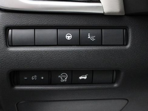 Certified 2025 Nissan Rogue SL w/ SL Premium Package image 46