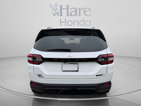 Used 2026 Honda Pilot Sport image 4