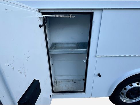 Used 2018 Ford Transit 350 138 w/ Exterior Upgrade Package image 34