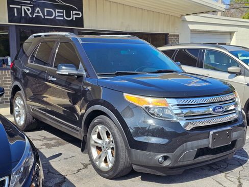 Used 2014 Ford Explorer XLT w/ Equipment Group 202A image 5