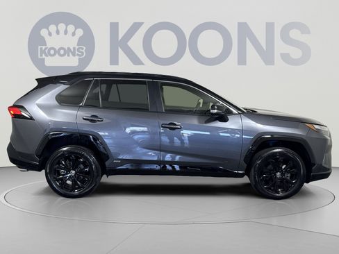 Used 2025 Toyota RAV4 XSE AWD/4WD image 8