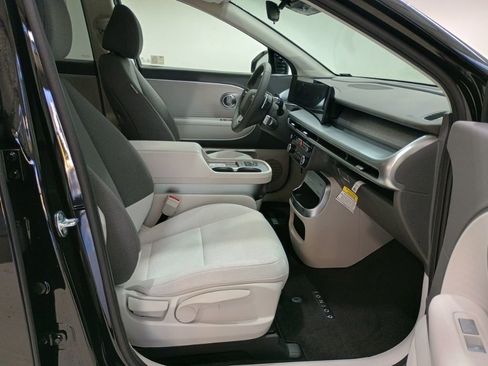 New 2026 Hyundai Ioniq 9 S image 13