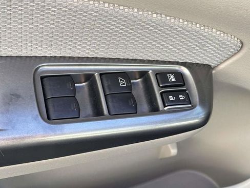 Used 2012 Subaru Forester 2.5X Premium w/ All-Weather Pkg image 16