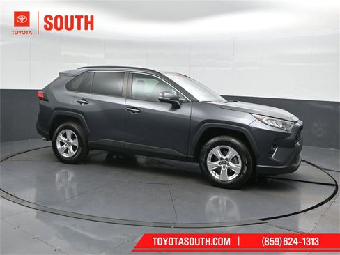Used 2020 Toyota RAV4 XLE image 1