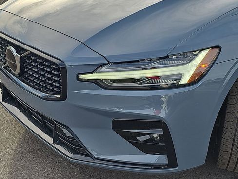 Used 2024 Volvo S60 B5 Core image 36