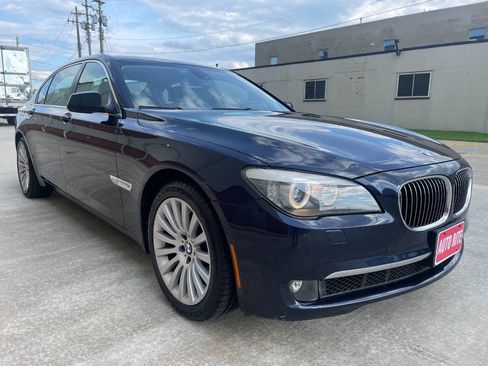 Used 2012 BMW 750Li xDrive image 2