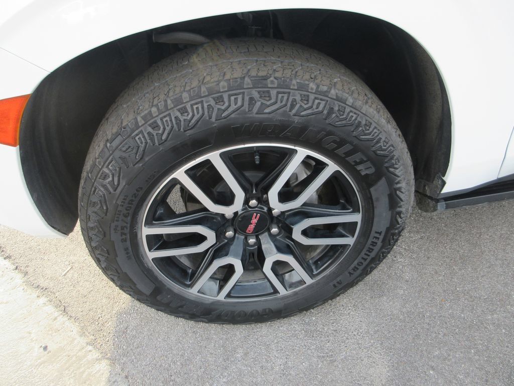 Certified 2024 GMC Yukon XL AT4 w/ Technology Package AWD/4WD image 15