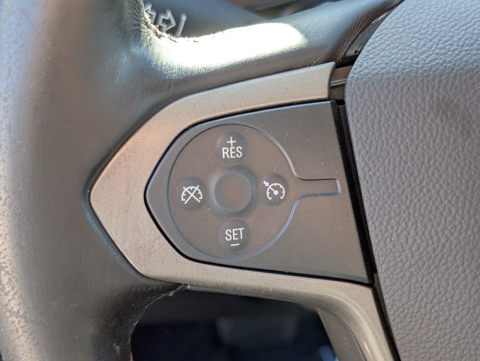 Used 2018 Chevrolet Colorado Z71 AWD/4WD image 24
