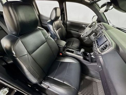 Certified 2023 Toyota Tacoma TRD Off-Road w/ TRD Premium Off Road Package image 24