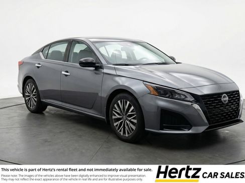 Used 2025 Nissan Altima 2.5 SV FWD image 1