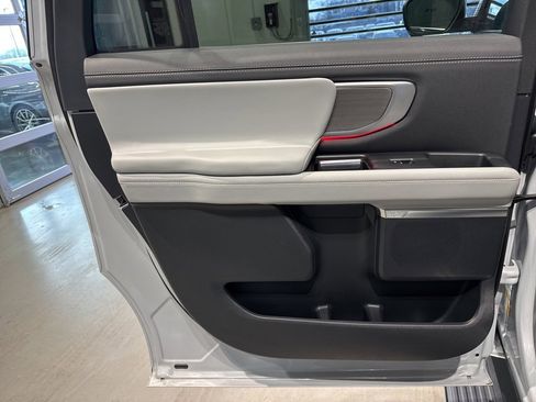 Used 2025 Ford Expedition Max Platinum image 32