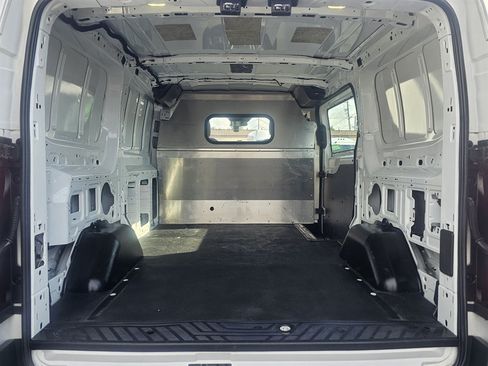 Used 2016 Ford Transit 250 130 Low Roof RWD image 17