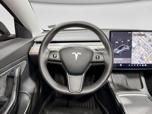 Used 2021 Tesla Model 3 Standard Range Plus RWD image 6