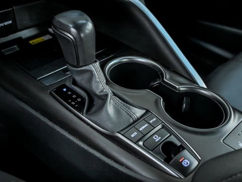 Used 2023 Toyota Camry XSE FWD image 28