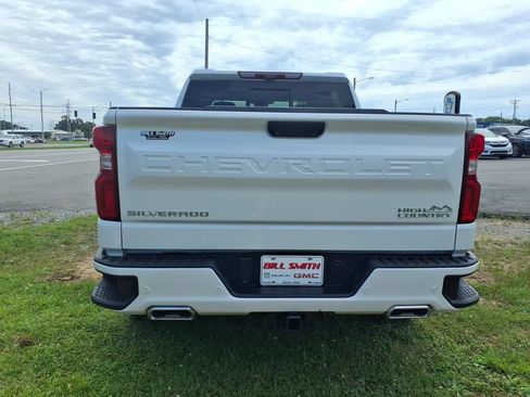 Used 2023 Chevrolet Silverado 1500 High Country w/ High Country Premium Package AWD/4WD image 6