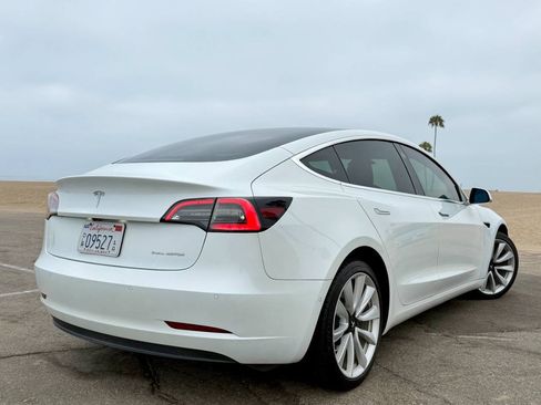 Used 2020 Tesla Model 3 Long Range AWD/4WD image 4
