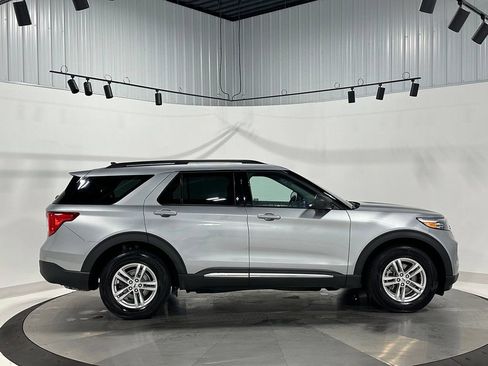 Used 2023 Ford Explorer XLT w/ Equipment Group 202A AWD/4WD image 10