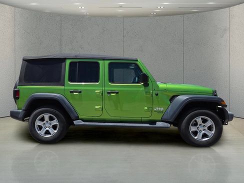Used 2019 Jeep Wrangler Unlimited Sport S AWD/4WD image 3
