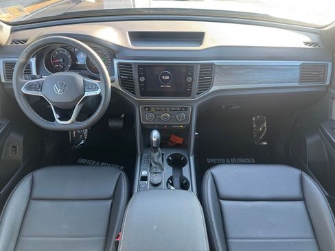 Used 2021 Volkswagen Atlas Cross Sport SE image 16
