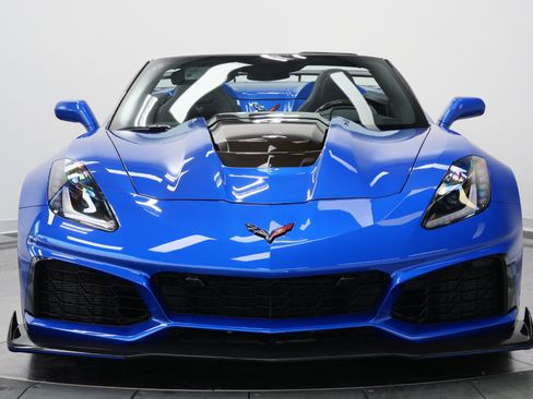 Used 2019 Chevrolet Corvette ZR1 RWD image 4