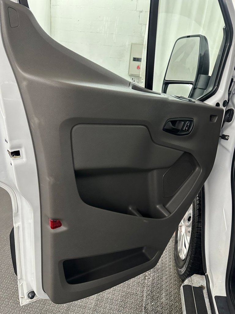 Used 2025 Ford Transit 250 Low Roof w/ Exterior Upgrade Package RWD image 7