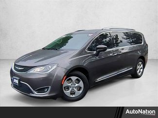 Used 2017 Chrysler Pacifica Touring-L Plus video 1