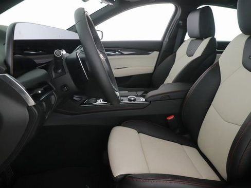 Used 2025 Cadillac CT5 V w/ Technology Package image 16