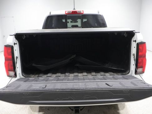 Used 2023 Chevrolet Colorado Z71 w/ Z71 Convenience Package 2 AWD/4WD image 5