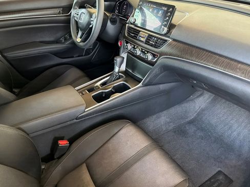 Used 2020 Honda Accord EX image 14