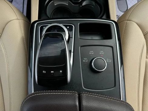 Used 2018 Mercedes-Benz GLE 350 w/ Premium 2 Package image 38