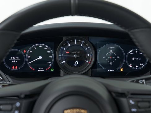 Certified 2022 Porsche 911 50th Anniversary Edition AWD/4WD image 24