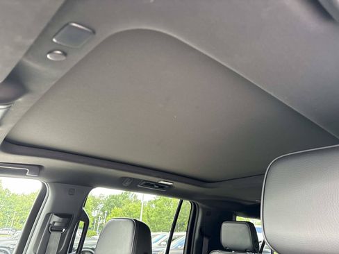 Used 2023 GMC Yukon XL Denali AWD/4WD image 17