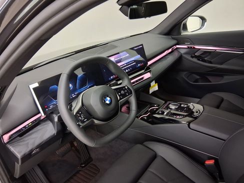 New 2026 BMW 530i w/ Convenience Package RWD image 2