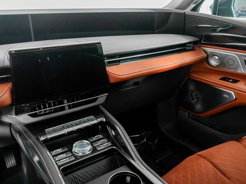 Used 2024 Lincoln Nautilus Black Label w/ Jet Appearance Package (87T) image 35