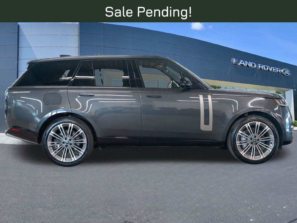 Certified 2025 Land Rover Range Rover SE AWD/4WD image 8