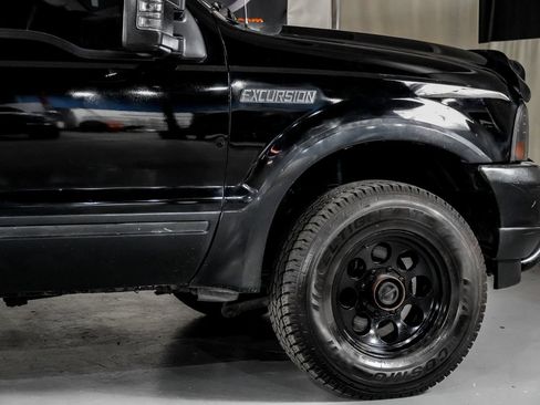 Used 2004 Ford Excursion Limited AWD/4WD image 7