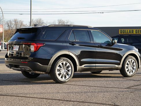 New 2026 Ford Explorer Active w/ Active Comfort Package image 3