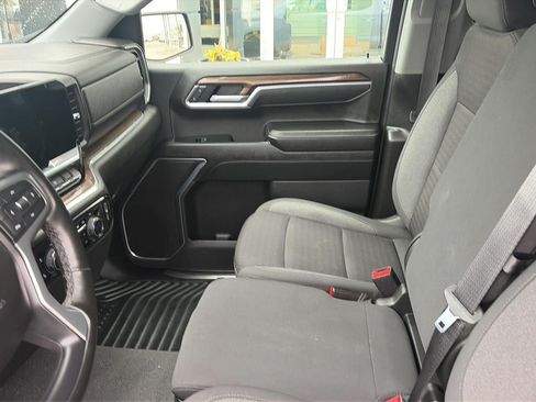 Used 2025 Chevrolet Silverado 1500 LT AWD/4WD image 14